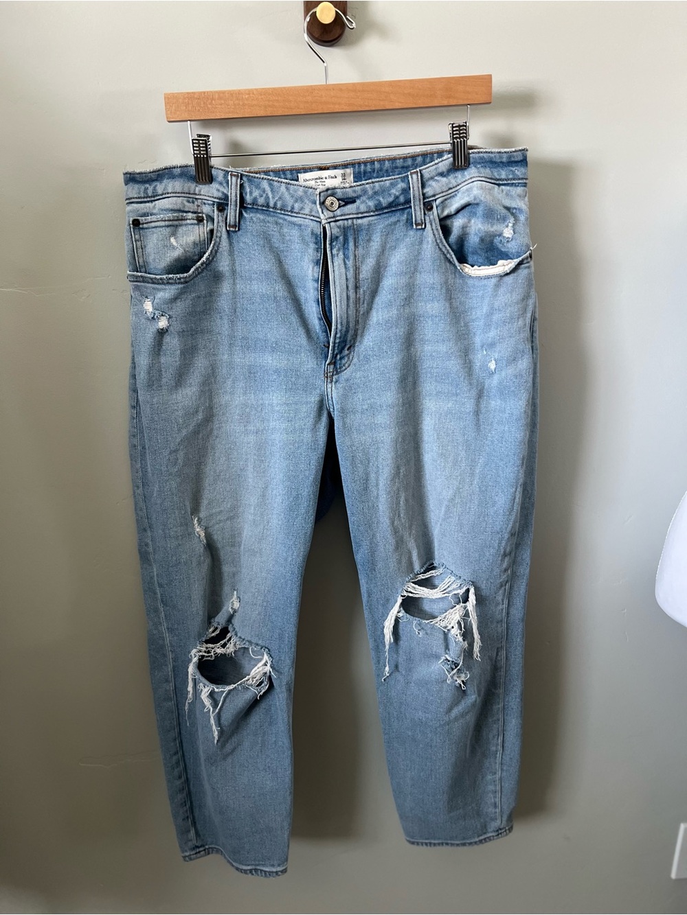 Abercrombie & Fitch Light Blue Distressed Relaxed Jeans